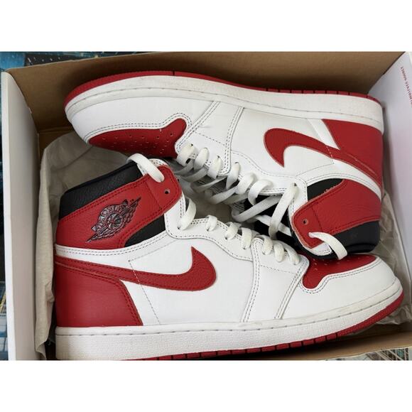 Nike Air Jordan 1 Retro High OG Chicago White Red Black Size 10 555088-161 - Picture 9 of 11